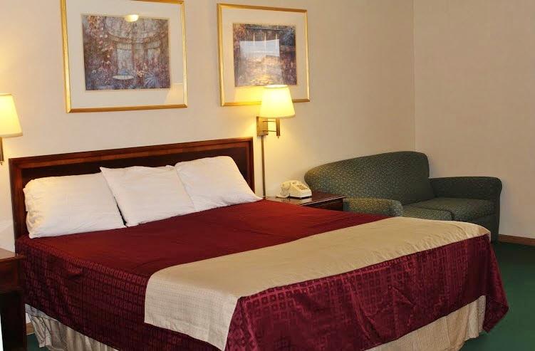 Americas Best Value Inn Knob Noster Bilik gambar