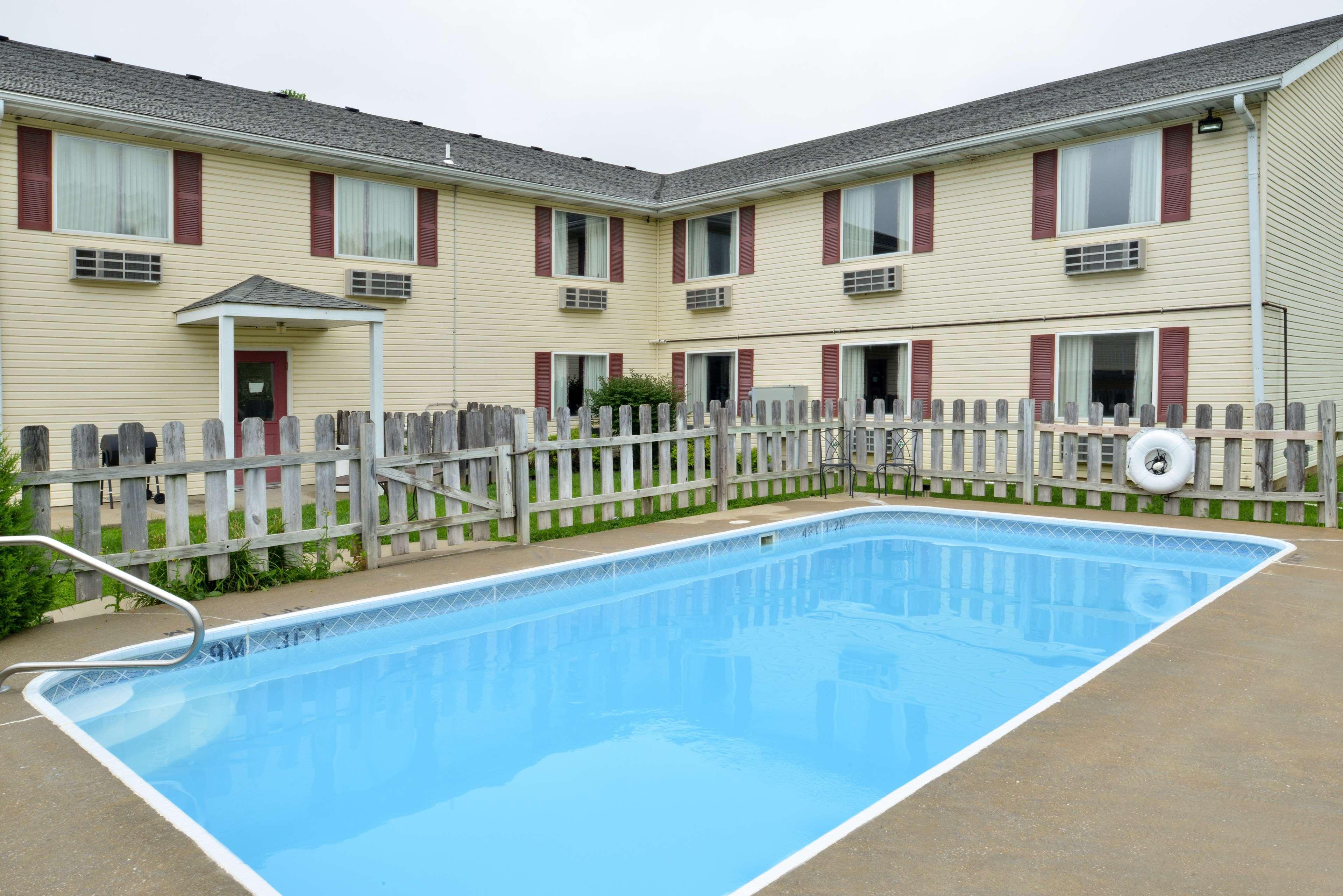 Americas Best Value Inn Knob Noster Luaran gambar