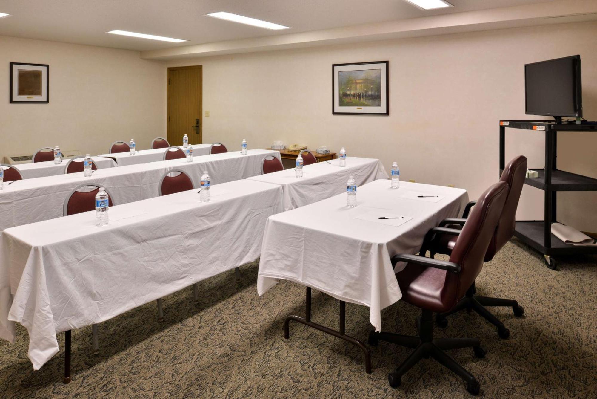 Americas Best Value Inn Knob Noster Luaran gambar