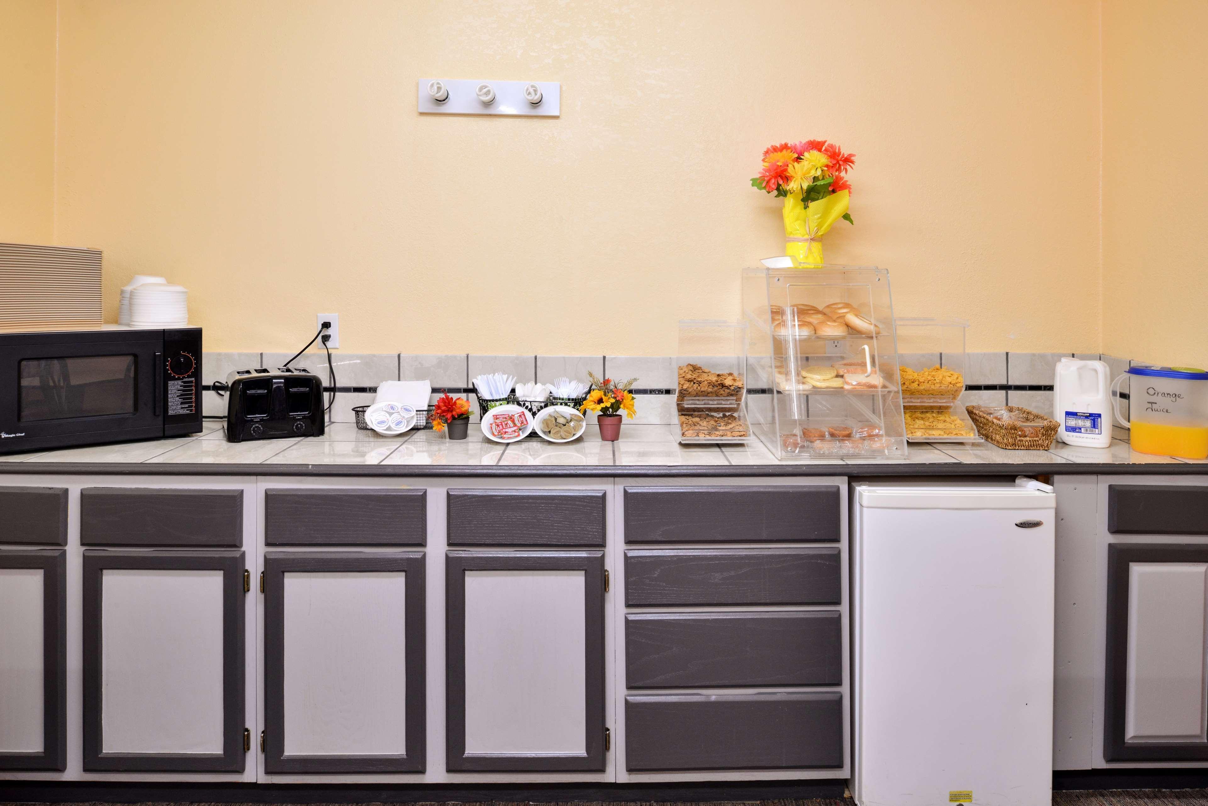 Americas Best Value Inn Knob Noster Luaran gambar