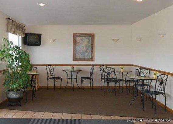 Americas Best Value Inn Knob Noster Restoran gambar